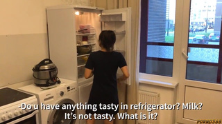 Москвич трахает двоюродную сестру приехавшую к нему в гости из деревни в поисках работы