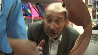 Жирная русская бабушка ебется в магазине перед небритым дедом