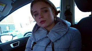 Коллектор прет сексуальную должницу, сделавшую себе новую грудь