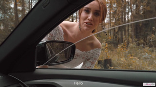 Москвич с удовольствием чпокнул невесту в соблазнительных чулочках