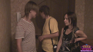 Любительское видео секса с малолеткой из Москвы