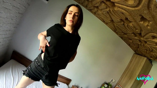 Русский пикапер шпилит вагину юной девки с красивыми титьками