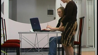 Бойфренд загнул рачком и чпокнул в киску свою училку