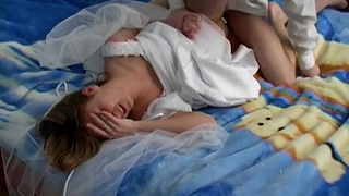 Русский пацан изнасиловал невесту своего друга на постели