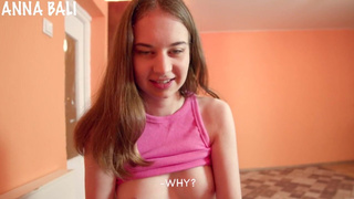 Брат, да забудь ты про свою девченку, лучше дойки потрогай