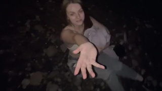 За деньги грудь показала.. А за ещё один платёж в ротик возьмёшь?