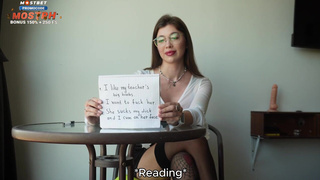 Ух ты ж бля.. В реале кончаю на преподшу из своего же хуя ??