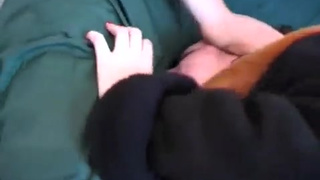 Доставщик пиццы жестко изнасиловал клиентку в ротик у нее дома