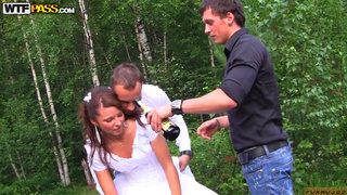 Русскую молоденькую невесту пустили по кругу после свадьбы