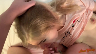 Русская сестренка не долго ломалась и дала брату на четвереньках в сочную половую щель