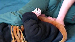 Русской тетке пришлой делать минетик и подставлять очко для порева