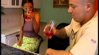 Опытный кобель первый раз пендюрит попочку юной шлюхе