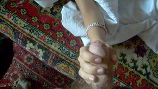 Частный минетик от юной подружки снятый на телефон