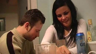 Пьяная Марина делает минетик старому другу