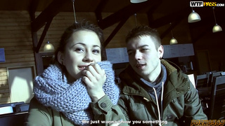 Русские пикаперы разводят юную телку на секс втроем от первого лица