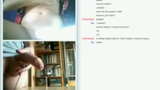 Мужчина показал свой огромный болт милой собеседнице в чате
