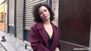 Зрелый русский пацан развел грудастую мильфу на анал секс в кафе