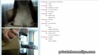 Кокетка из России соблазнила пацыка своими титьками в видео чате