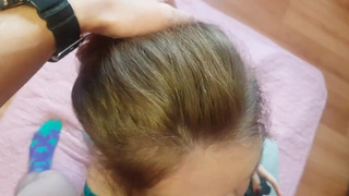 Русский братец чпокает задницу юной сестры пока та играет в приставку